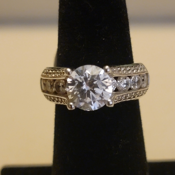 Sterling silver 925 cz size 6 - Picture 1 of 2